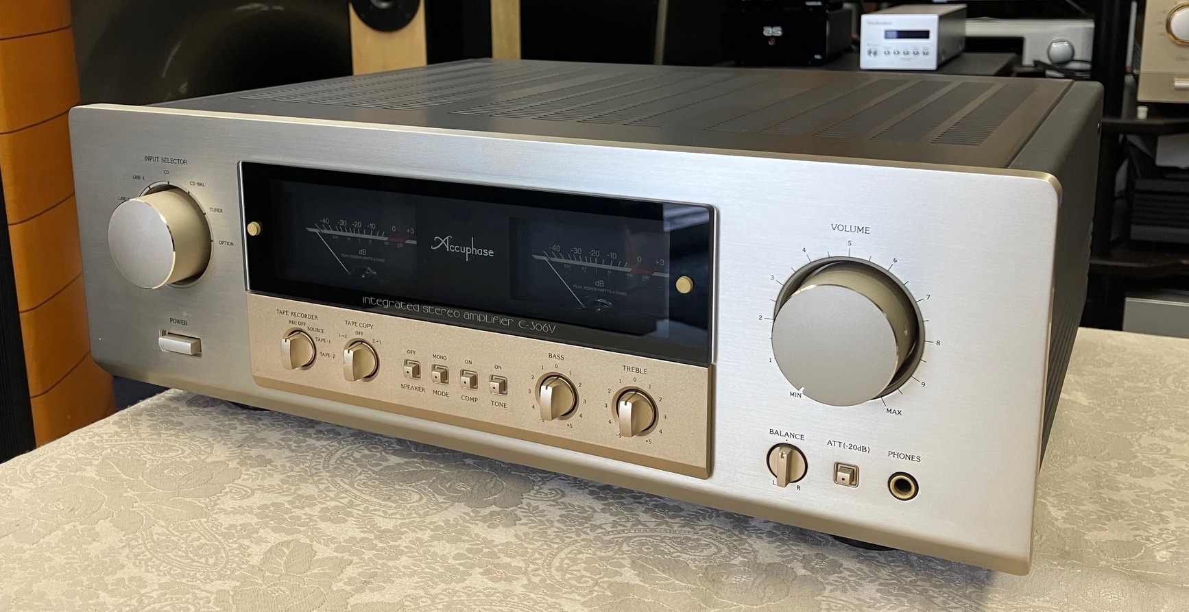 Accuphase E-306V 販売価格 168,000円（税込） | Audio Pro Shop Kusakabe